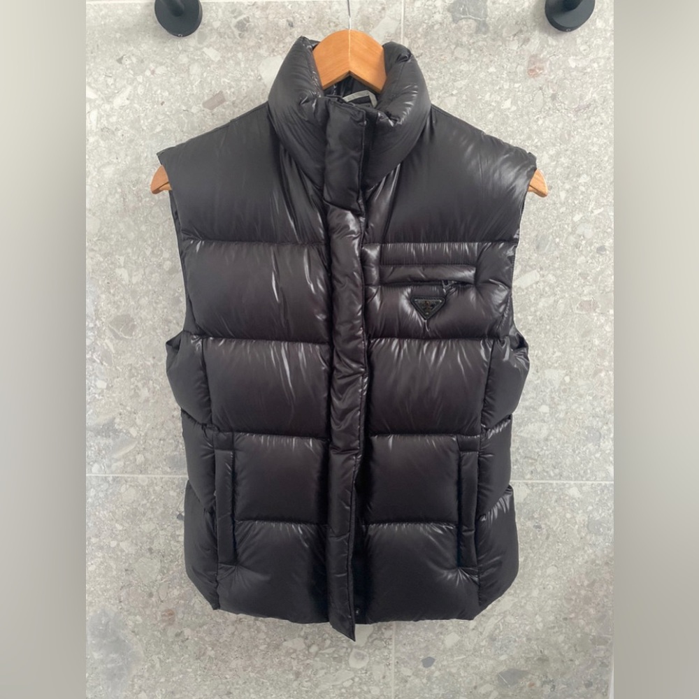 AUTHENTIC PRADA puffer vest jacket coat chanel gucci vuitton fendi bottega